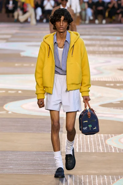 Look 49